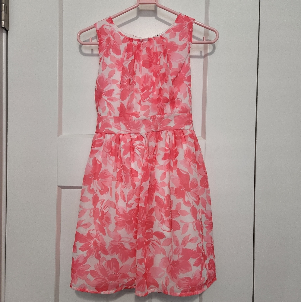 Pink / white dress